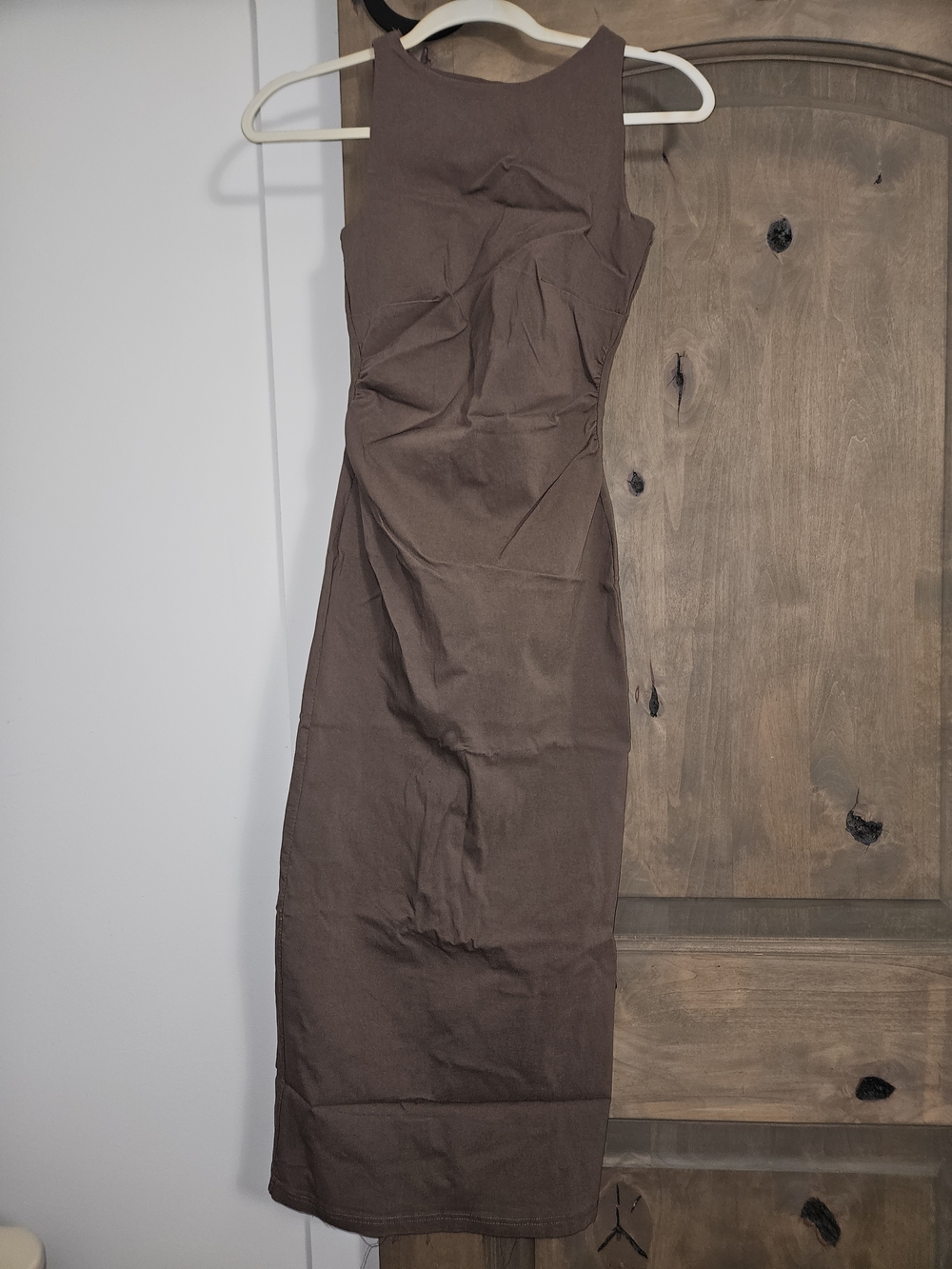 Sleeveless Brown Midi Dress — Classic Feminine Sheath